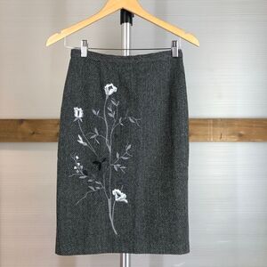 D&g DOLCE & GABANNA VINTAGE Grey Wool Herringbone Pencil Skirt Floral Embroidery